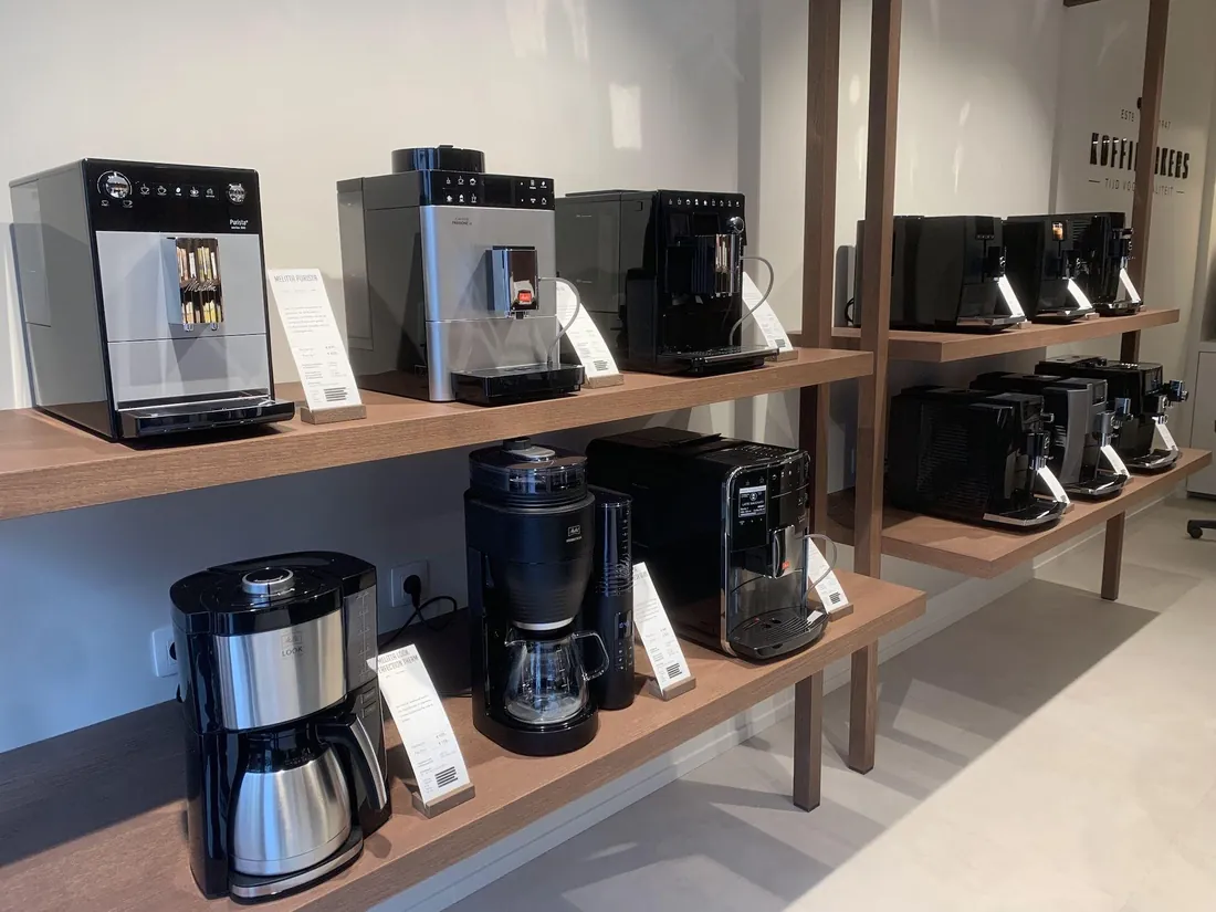 Koffiemachines opgesteld in de winkel van Koffiemakers in Roeselare